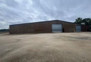 Location local d'activité La Ferté-Saint-Cyr - Proche A85