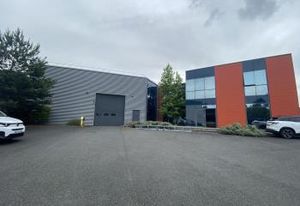 Location entrepôt Mennecy - Site clos sécurisé - Pont roulant