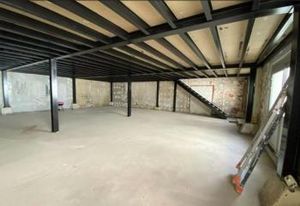 Location entrepôt 240 m² Montreuil - Accès métro et bus