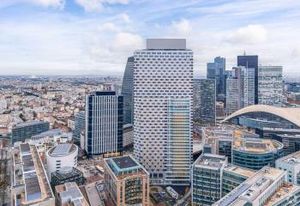 Location bureaux Courbevoie - Proche transports en commun