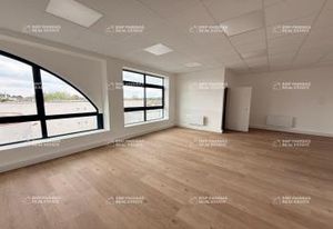 Bureaux à louer Pontault-Combault - Proche RER E