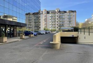 Location bureaux Cergy - Proximité commerces, transports et A15