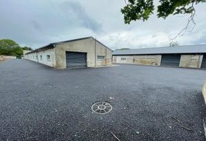 Location local d'activité Montagny-en-Vexin - Parc en rénovation