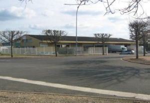 Messagerie à vendre La Chaussée-Saint-Victor - Nombreux accès quais