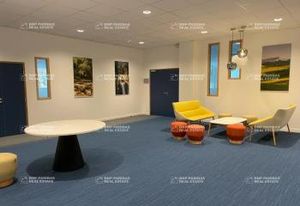 Location bureaux Eybens - Proche rocade et transports en commun