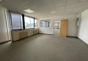 Location bureau Pont-Audemer - Proche A13, environnement verdoyant