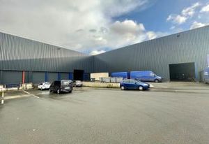 Location entrepôt traversant Le Grand-Quevilly - 5050 m²