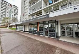 Location local commercial Le Grand-Quevilly - 1re rue commercante