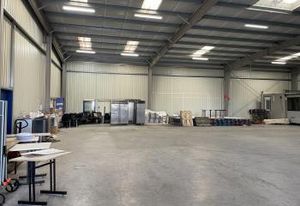 Location local d'activité Creil - Proche transports et axes routiers