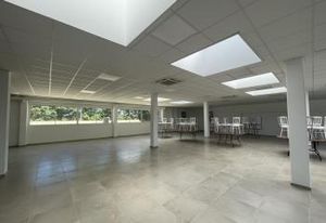 Vente bureaux Bresles - Proche aéroport Beauvais et gare SNCF