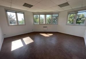 Bureaux à louer Beauvais - Proche aéroport et A16