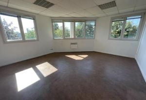 Bureaux à louer Beauvais - Proche aéroport et A16