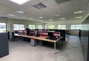 Bureaux à louer Lacroix-Saint-Ouen - Proche aéroports et autoroutes