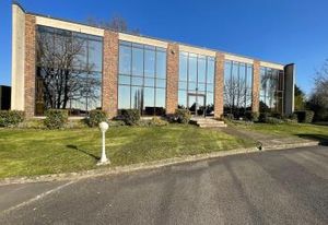 Location bureaux Canly - Accès immédiat A1, climatisation