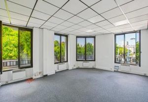 Vente bureaux Saint-Denis - Secteur Basilique - Proche transports