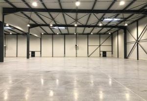 Lot d'activités & bureaux à louer Roissy-en-France - Proximité A1, A3, A104