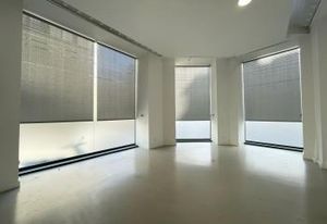 Location local commercial Paris 11e - Angle rue passante