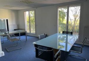 Location bureaux Versailles - Proche gare Versailles Chantiers
