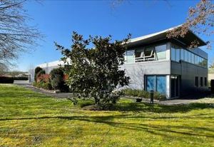 Bâtiment activité et bureaux à vendre Le Plessis-Bouchard