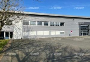Local avec showroom et bureaux à louer Bouguenais - Proximité aéroport