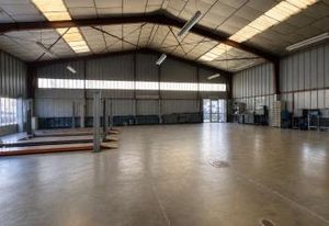 Location local commercial 900 m² Mably - Axe n°2