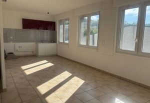 Location bureaux Saint-Priest-en-Jarez - Proche accès autoroutier