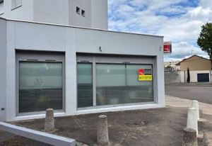 Bureaux à louer Roanne - Rez-de-chaussée avec deux accès sécurisés