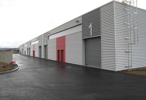 Location locaux d'activité Neulise - Divisibles dès 386 m²