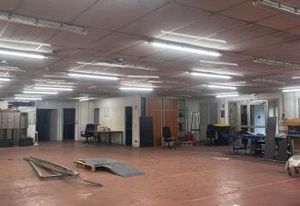 Locaux d'activité à vendre Saint-Galmier - Divisible dès 262 m²
