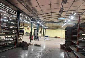 Locaux d'activité à vendre Saint-Galmier - Divisible dès 262 m²