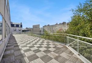 Bureaux à louer Paris 17 - Vue Tour Eiffel et espaces extérieurs