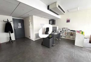 Location bureaux Lyon 3 - Proximité métro B, bus et gare Part-Dieu