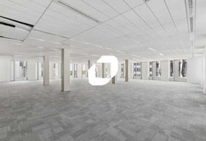 Location bureaux Villeurbanne - Métro, tram et bus Carré de Soie