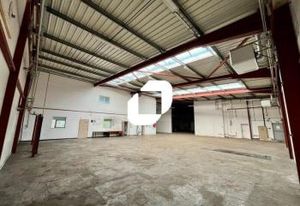 Location local d'activité Mornant - 3 portes sectionnelles
