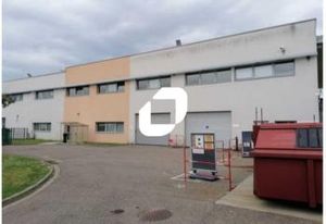 Location batiment mixte Saint-Priest - Parc clos & sécurisé