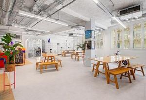 Location bureaux Paris 10 - Immeuble Art Déco avec rooftop