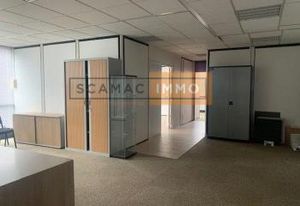 Location bureaux Les Ulis - Parc sécurisé