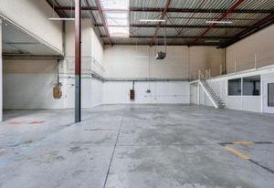 Location local d'activité Trappes - Proximité N10 & N12