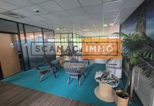 Vente grands bureaux Roissy-en-France - Parkings et bornes électriques