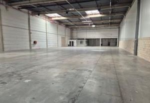 Location local d'activité Saint-Witz - Accès sécurisé et bornes électriques