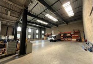 Location local d'activité Elancourt - Proximité N10 et gare