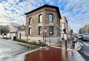 Location bureaux Montrouge - Proximité transports et cour privée