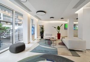 Location bureaux Paris 17 - Terrasse privative et hôtesses d'accueil