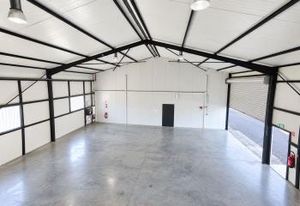 Location local d'activité Drémil-Lafage - 3 accès livraison