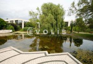 Location bureaux Guyancourt - Proche RER, bus et Transilien
