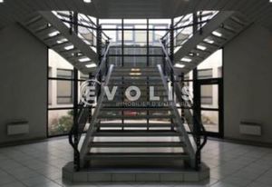Location bureaux Guyancourt - Proche RER, bus et Transilien