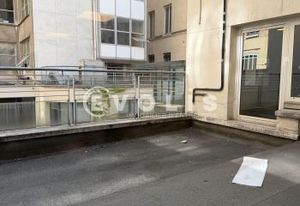 Location bureaux Paris 9 - Proche transports en commun