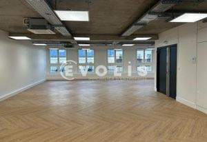 Location bureaux Paris 10 - Proche métro, bus et gare