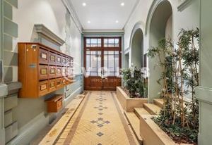 Vente bureaux Lyon 6 avec jardin privatif et parkings