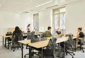 Coworking Paris 8 - Élégance et fonctionnalité - Accès 24/7